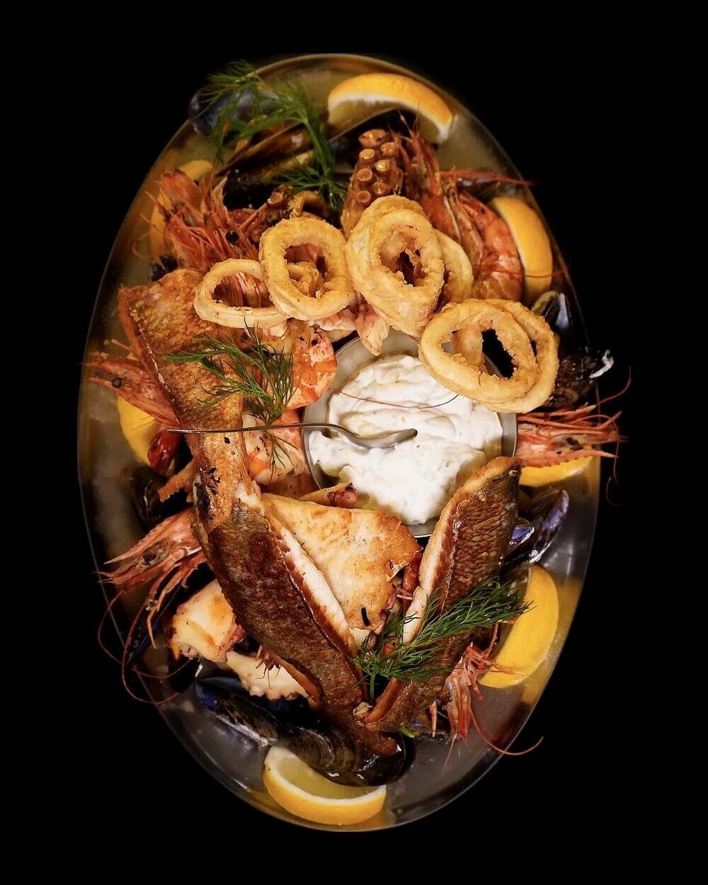 Plateau de fruits de mer grillés du Restaurant L’Étoile : gambas, calamars, moules et filet de loup de mer